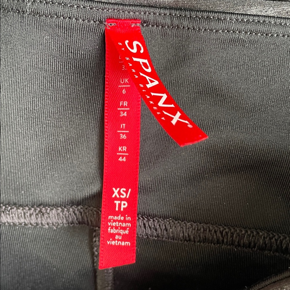 SPANX Black Coated Leggings - Picture 5 of 7